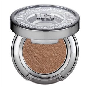 *ISO* Urban Decay eyeshadow - Suspect